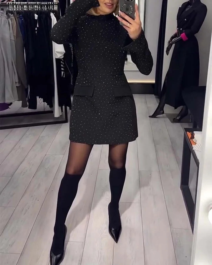 Kenzleigh – Elegancka Sukienka z Błyszczącym Wykończeniem