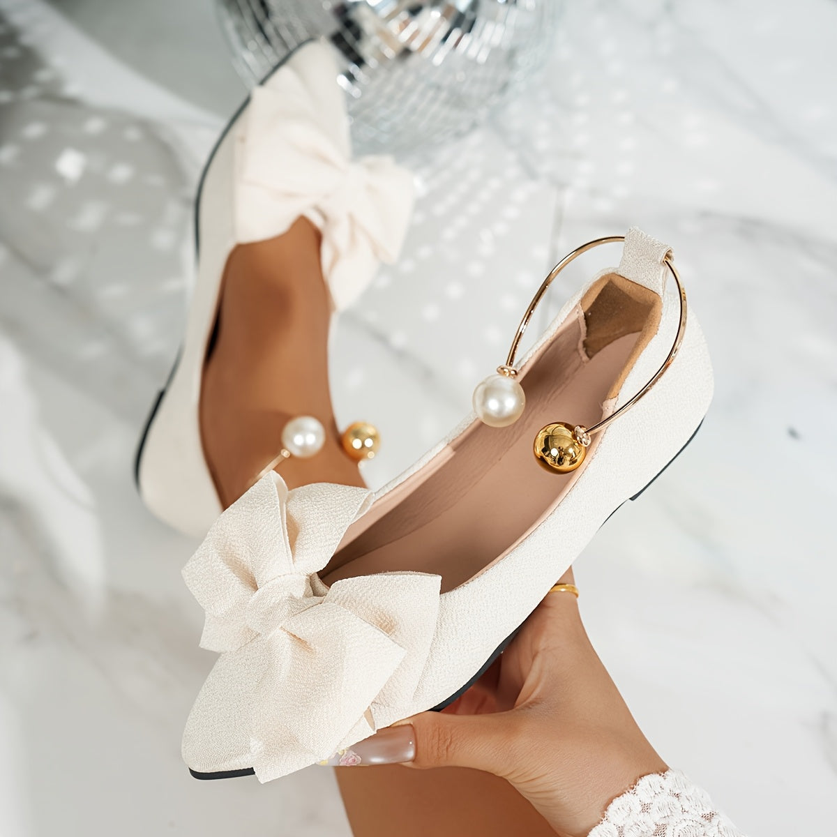 Jonita – Baleriny z Ostrym Noskiem i Paskiem z Tyłu z Perłą