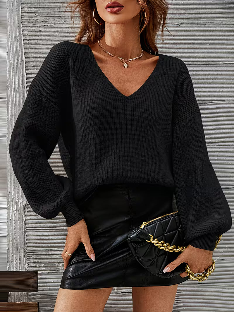 Irmelin – Sweter z Dekoltem w Szpic i Opadającymi Ramionami