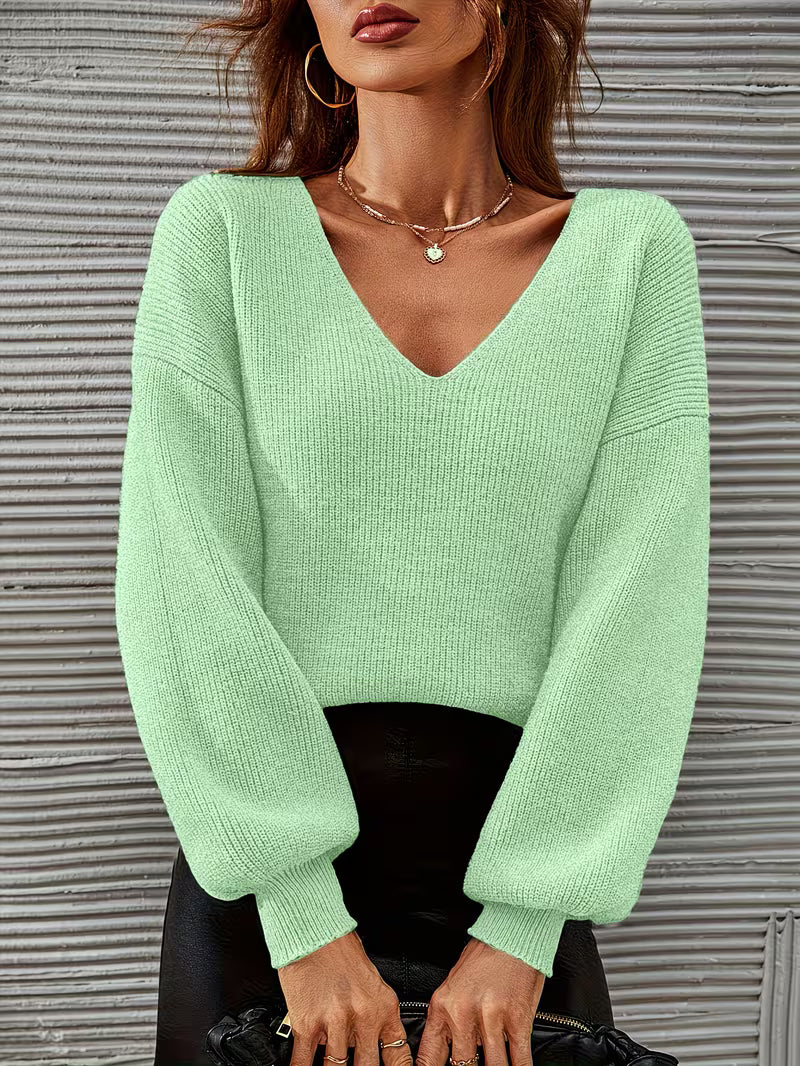 Irmelin – Sweter z Dekoltem w Szpic i Opadającymi Ramionami