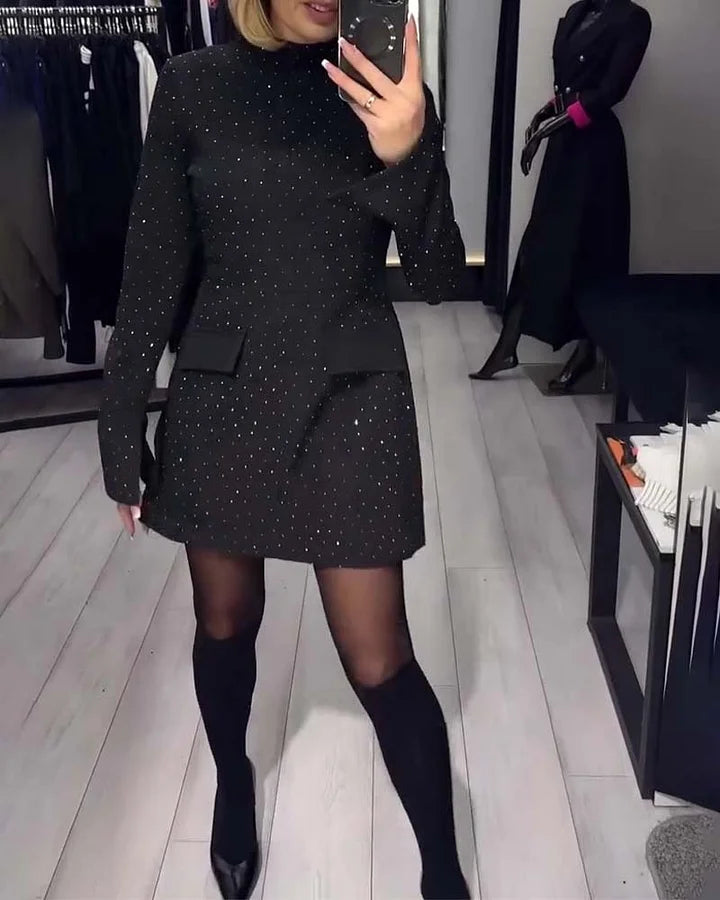 Kenzleigh – Elegancka Sukienka z Błyszczącym Wykończeniem