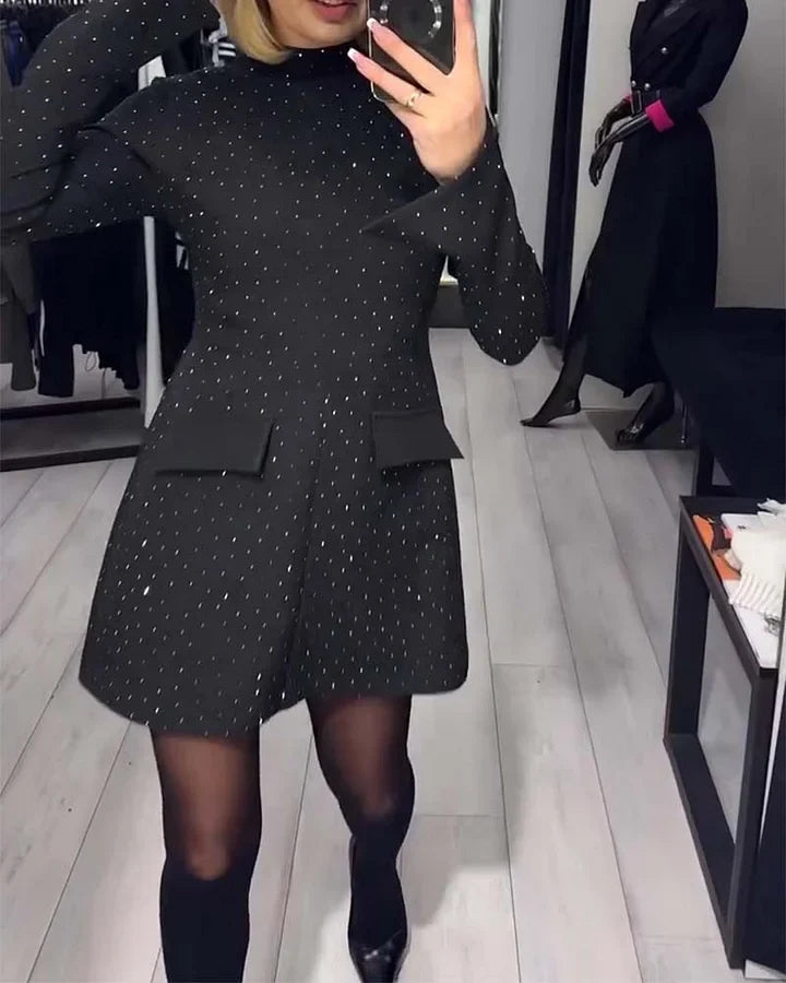 Kenzleigh – Elegancka Sukienka z Błyszczącym Wykończeniem