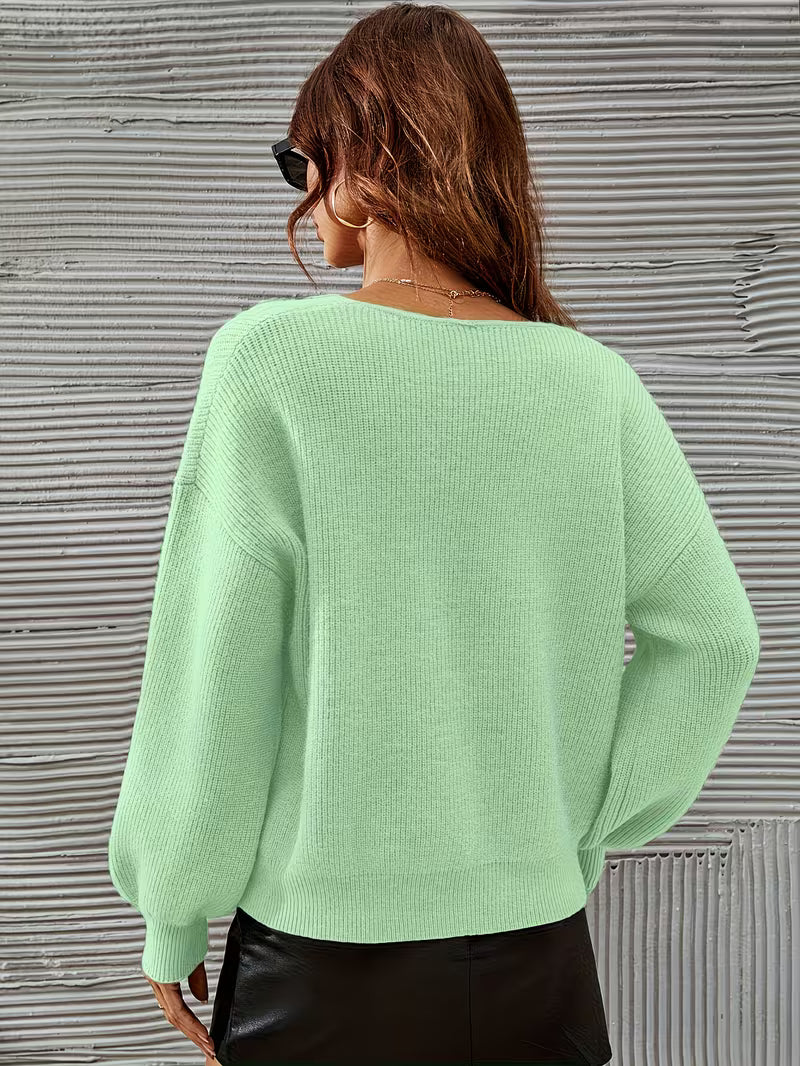 Irmelin – Sweter z Dekoltem w Szpic i Opadającymi Ramionami