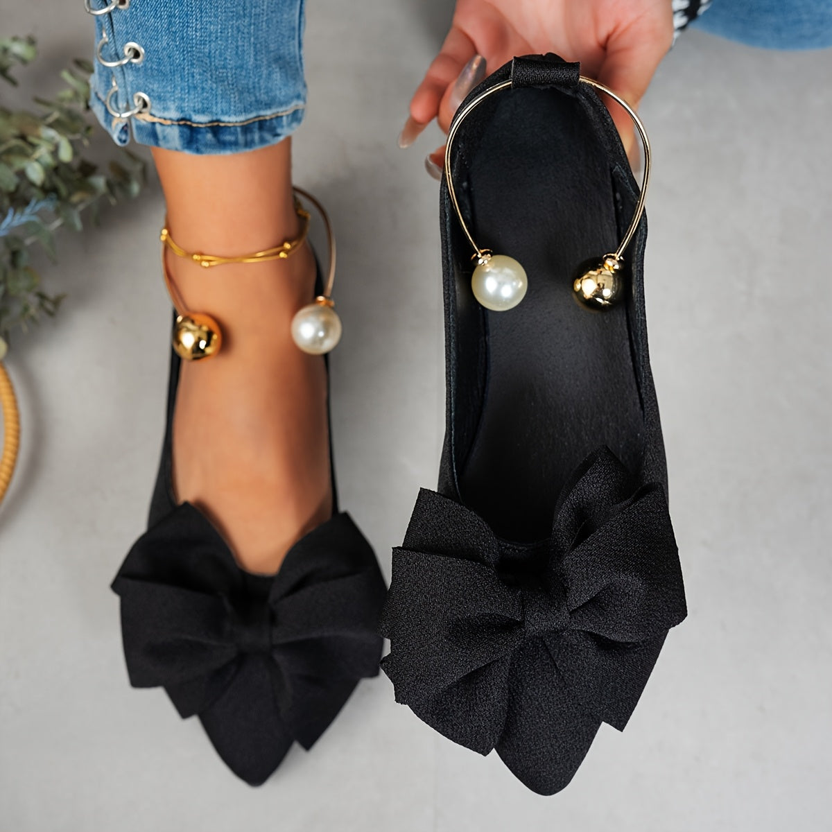 Jonita – Baleriny z Ostrym Noskiem i Paskiem z Tyłu z Perłą