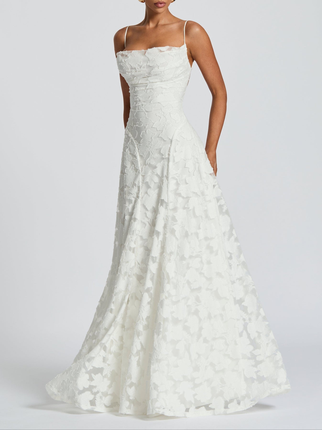 Alonah - Elegancka Sukienka Maxi z Płynnym Krojem