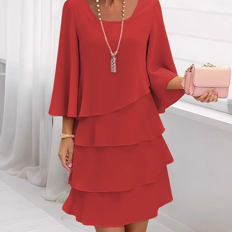 Ishari – Elegancka Sukienka z Kwadratowym Dekoltem